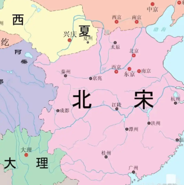 北宋与南宋：王朝兴衰中的历史回响
