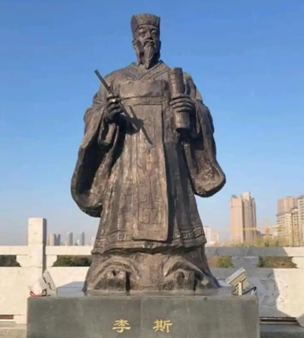 力挽狂澜：李斯上疏，以郡县制重塑华夏政治根基