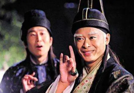 东汉、唐朝和明朝的宦官专权现象，为何如此严重？