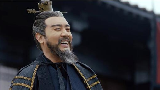 曹操为何认为何进是乱天下的原因呢？