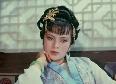 红楼梦中奴仆的地位高吗？主仆间始终存在严格等级