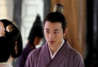 刘盈之后谁继位为帝？他们是什么关系？