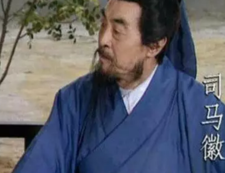 水镜先生和司马懿的关系如何？身份差距很大吗？