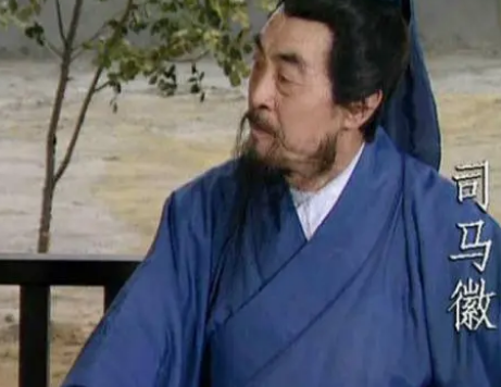 水镜先生评价郭嘉和诸葛亮如何？两人差距有多大？