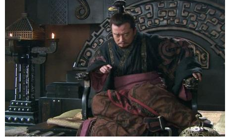 刘备聊起袁术，为何曹操如此不屑？