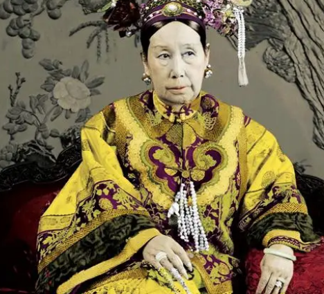 慈禧的妈妈是富察皇后吗？这个争议是真的假的？