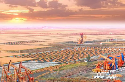 Which province is Chinas Daqing Oilfield located in? How significant is the Daqing Oilfield?