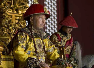 秘密立储制度是由谁创造的？他为什么要秘密立储？