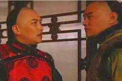  乾隆与十三叔的关系如何？为什么不喜欢？