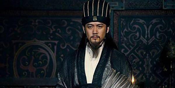 诸葛亮在临终前，为确保其子能平安一生，设计了一计，以防有人加害于他。