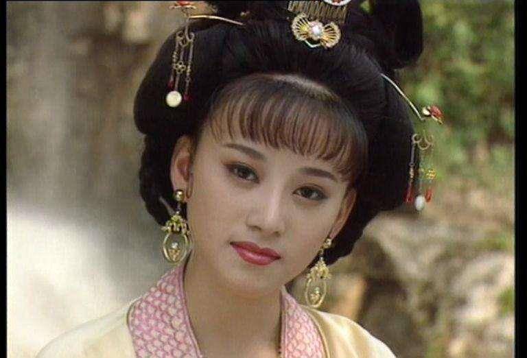 武则天能够击败王皇后，而卫子夫却无法对付陈阿娇的原因，以及两位皇后的不同性格