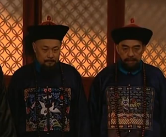张廷玉与鄂尔泰之间有什么矛盾？他们的关系怎么样？