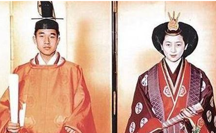  日本天皇有权利吗？是从什么时候开始没有实权？