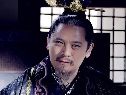 燕昭王与郭隗的故事，故事告诉我们什么道理？