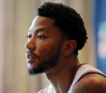 NBA历史上最年轻常规赛MVP是谁？他几岁？