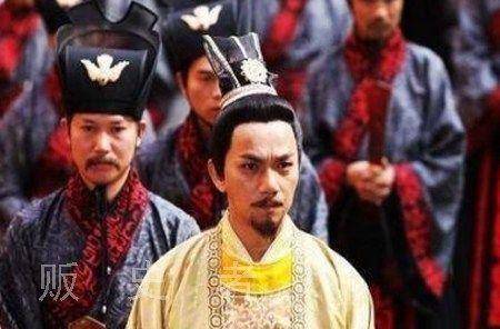 他出生于五代时期的一个士兵家庭，被封为齐王并赠予秦王称号，他的儿子娶了宋太祖的妹妹