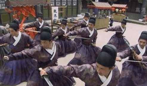 “锦衣卫”在明朝时期无往不利，为何在李自成起义时却被无视？