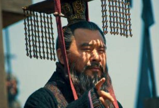 曹操赞扬孙权：生子当如孙仲谋，曹丕继位后却开始攻打孙权