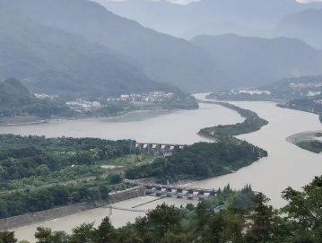 都江堰的历史是怎样的？都江堰是如何建造的？