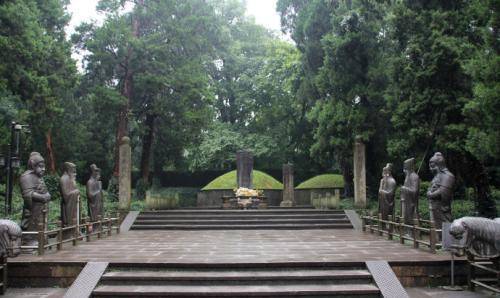 岳飞遇害后，此人冒死救下岳飞后代，为表感激，岳家制定两家永远不得联姻的规定