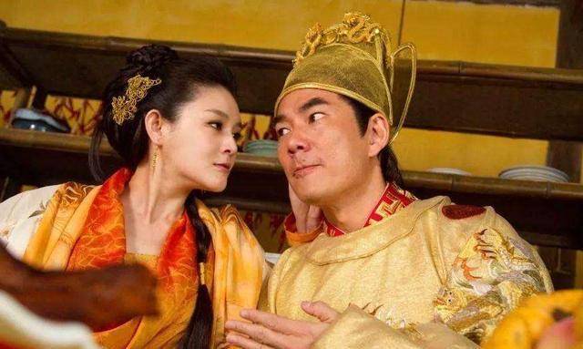 刘瑾，明朝的宦官，被称为“立皇帝”，但他仍然有两个畏惧的人。请问他们是谁？