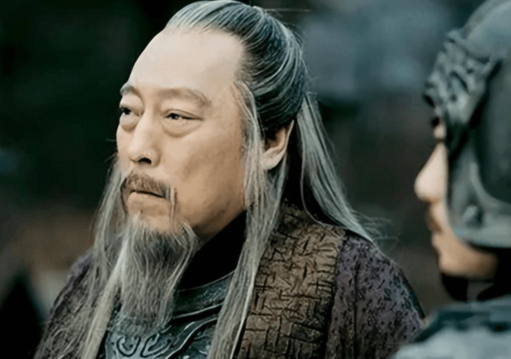 魏明帝送来棉服，司马懿却让士兵冻死也不发，多年后才知其高明