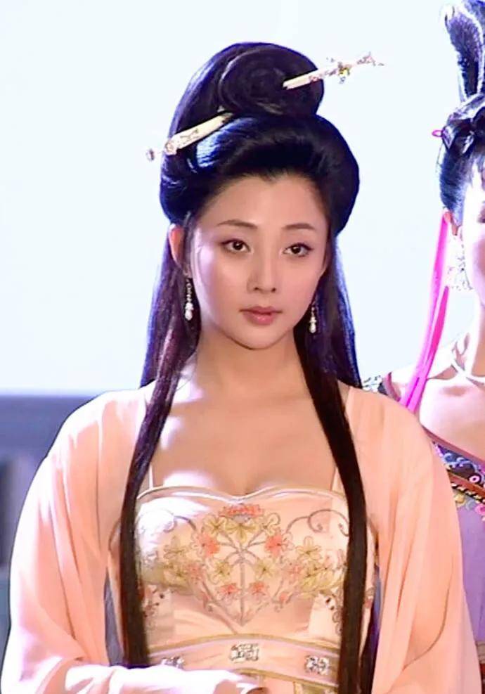 为什么唐玄宗对杨玉环情有独钟，尽管她并不具备丰富的资源？