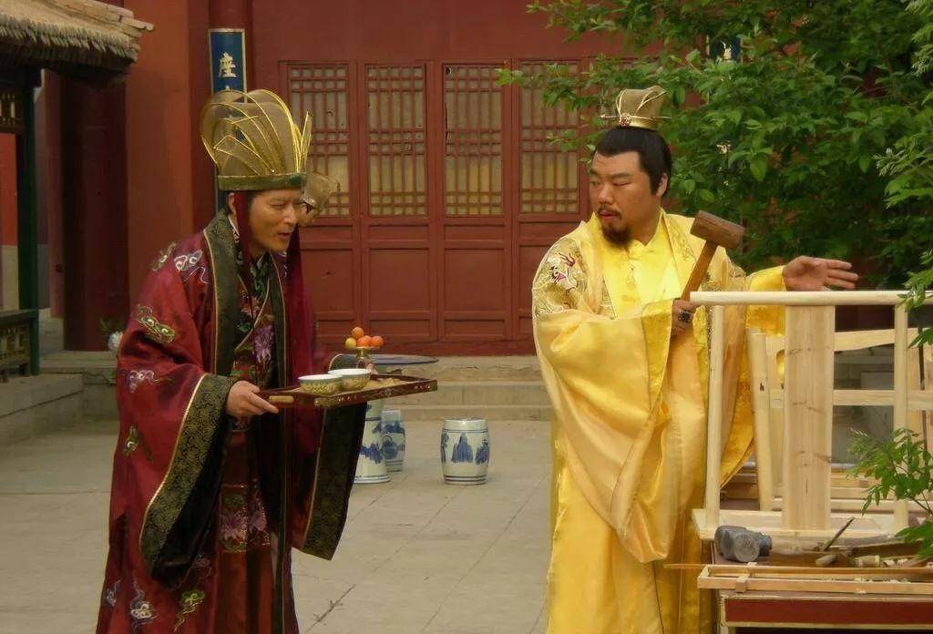 魏忠贤为何被称为大明朝的崩溃的推手