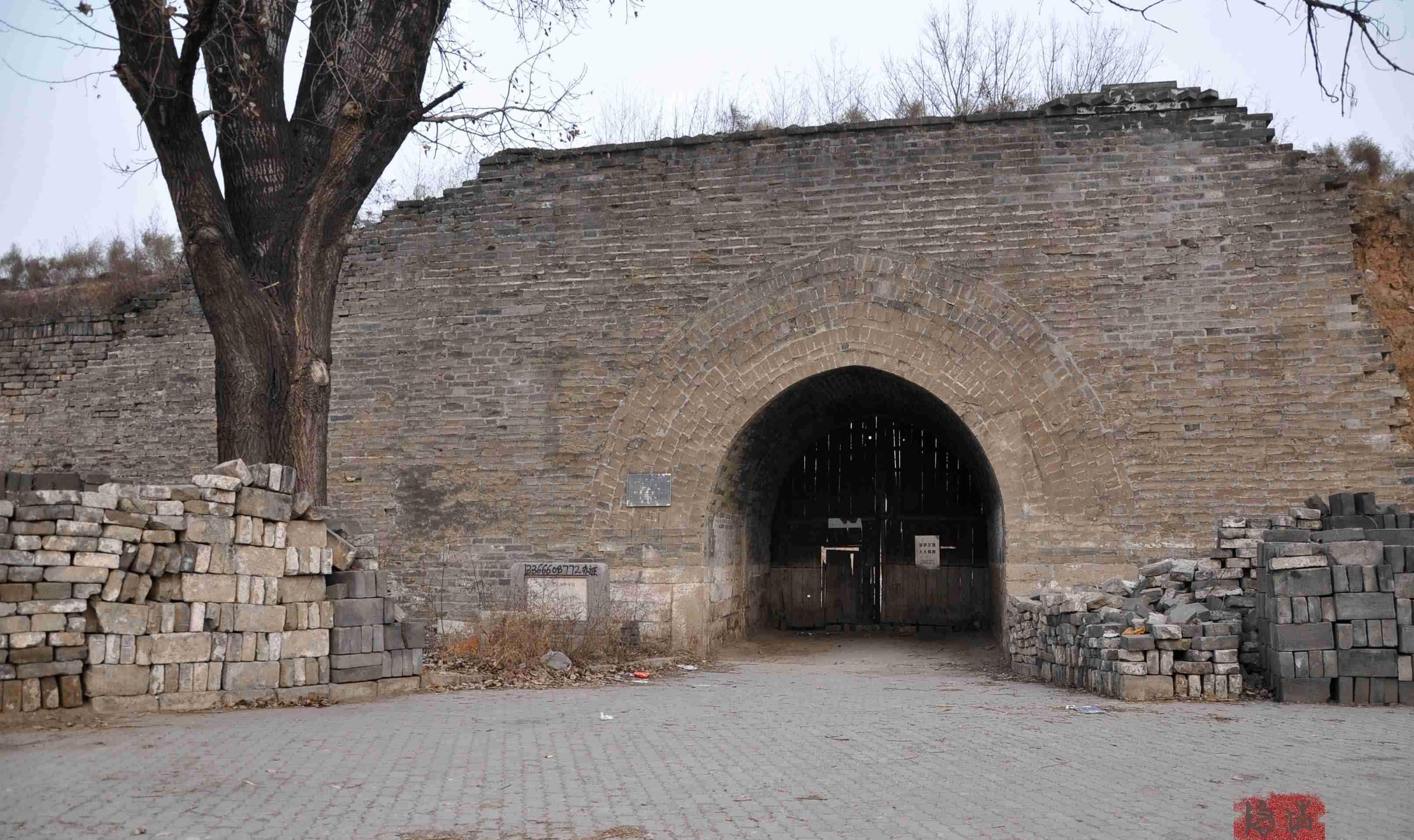 老北京唯一幸存的城墙，由朱棣建造，皇家赐名“巩华城”