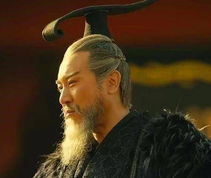 什么是二分天下和三分天下？策略更好的是哪个？
