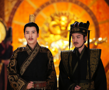 What is the relationship between Yu Wen Yun and Yu Wen Yong? What positions has he held?
