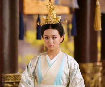 What kind of experience did Yang Lihua have from being a queen to an empress dowager and then to a princess?