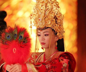 As Yang Jians eldest daughter, what has Yang Lihua experienced in her life?