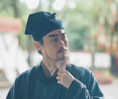 As a famous scholar, how was Ouyang Xius private life? Why was it controversial?