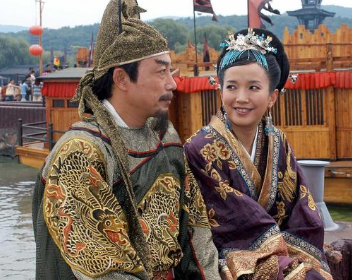 Who is Zhu Yuanzhang? How many queens does he have?