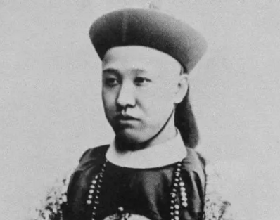 爱新觉罗载沣：清朝末代皇帝的无奈与悲剧