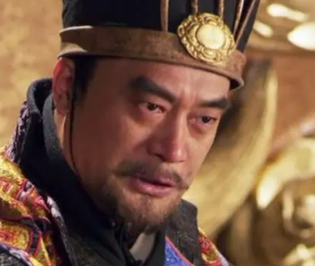 What is the story of Yang Xius loss of power and demotion to commoner status?