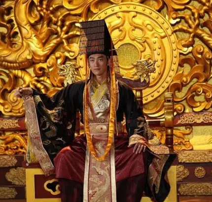 隋文帝杨坚建立隋朝,早年是什么样的?_趣历史网