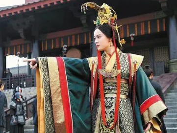 中国历史上第一个垂帘听政的女性是谁？