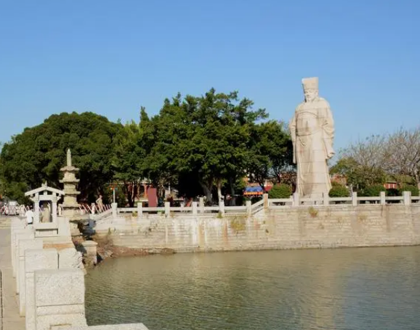 蔡襄与泉州洛阳桥：中国跨海梁式大石桥的瑰宝