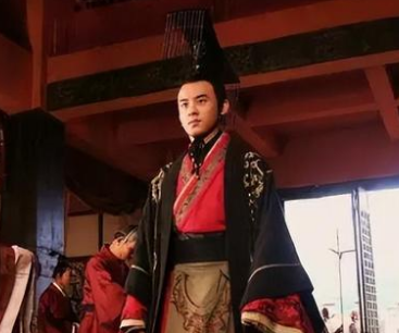 仁慈宽厚著称的汉文帝因何事下令诛灭此人三族？
