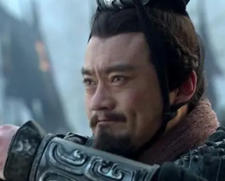 秦将章邯投降项羽：一场英雄的无奈与转变