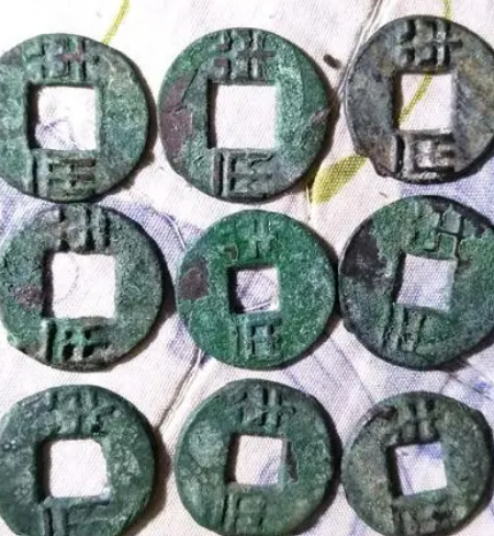 汉代奇葩钱币——白鹿皮，货币起源是什么样的？