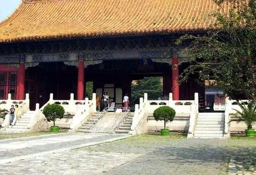 十三陵长陵是什么样的?是从什么时候开始修建的？