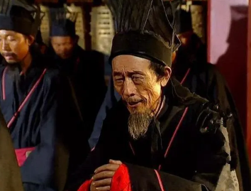 谯周劝刘禅不战而降：蜀汉尚有一线生机的决策解析