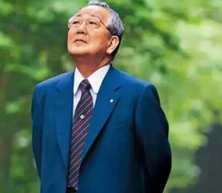 稻盛和夫的人生哲学：三个问题，一生的启示