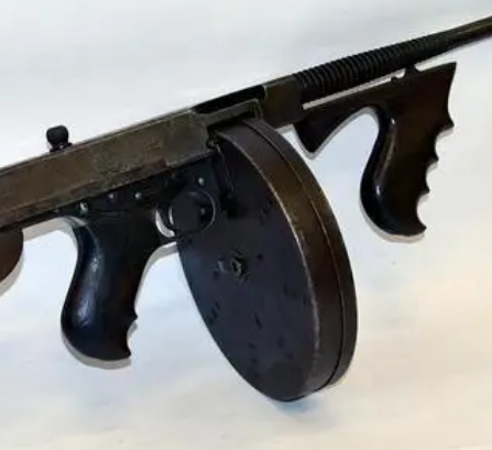 二战中的“鸡肋”武器：最烂的枪是什么？