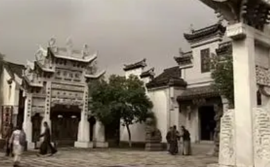 面不改色：一种内心的坚韧与从容