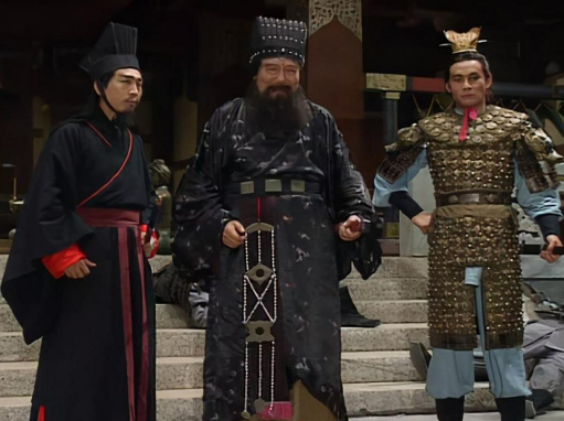 历史上王允是用美人计设计杀害了董卓吗？其实只用了离间计