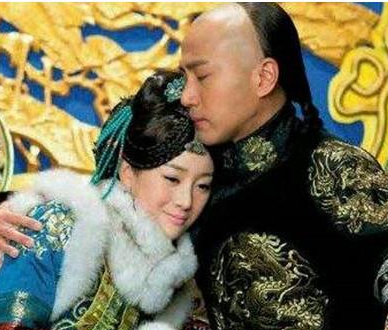 古代龙袍之谜：只能看到一条龙是因为什么?